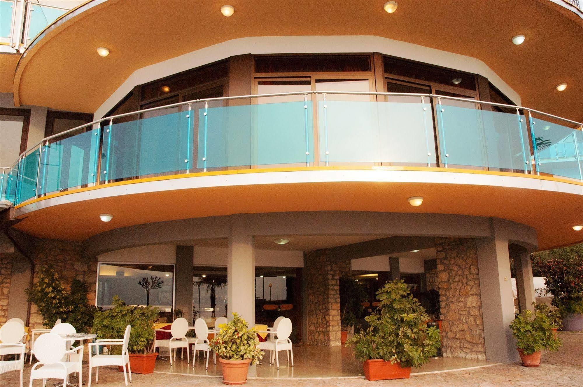 Hotel Caribe - Garda Lake Collection Brenzone sul Garda Kültér fotó