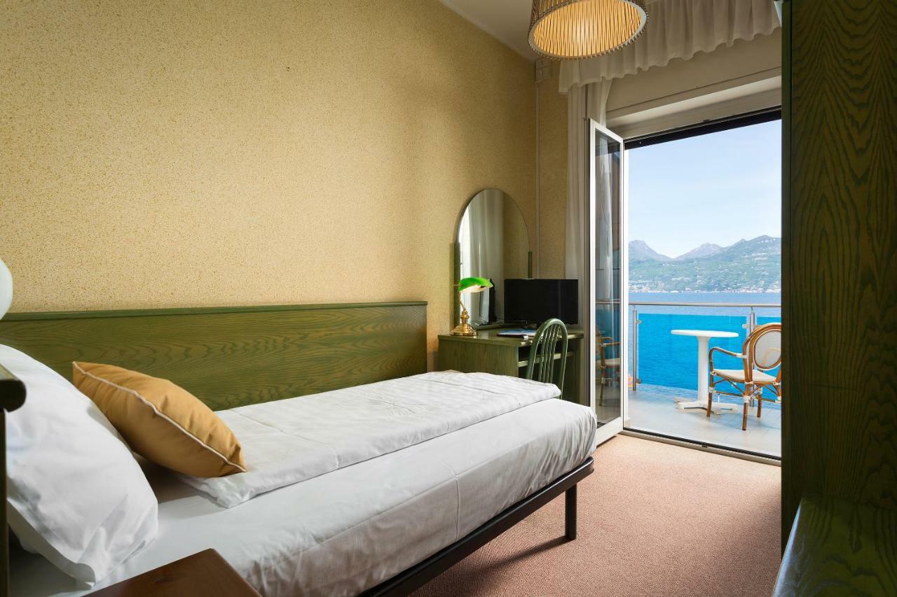 Hotel Caribe - Garda Lake Collection Brenzone sul Garda Kültér fotó